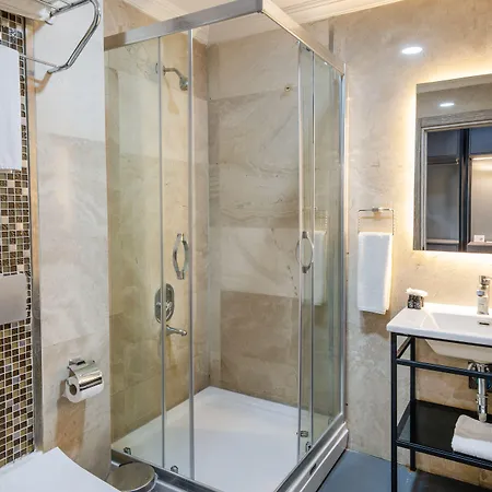 Orya Hotel 3*
