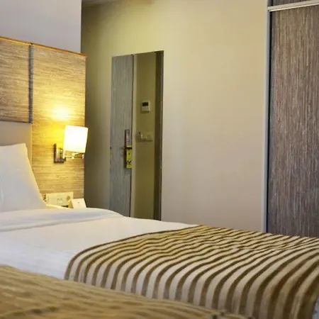Hotel Orya 3*