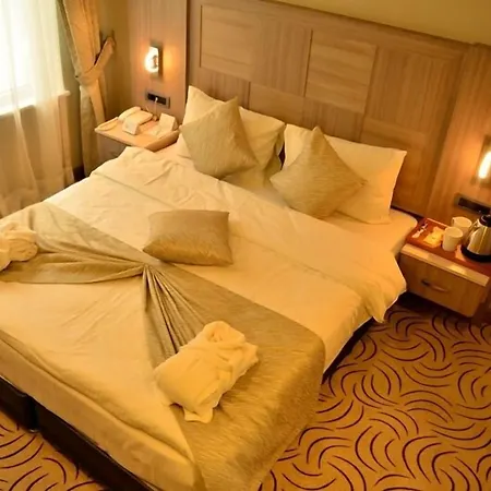 أوريا فندق 3*